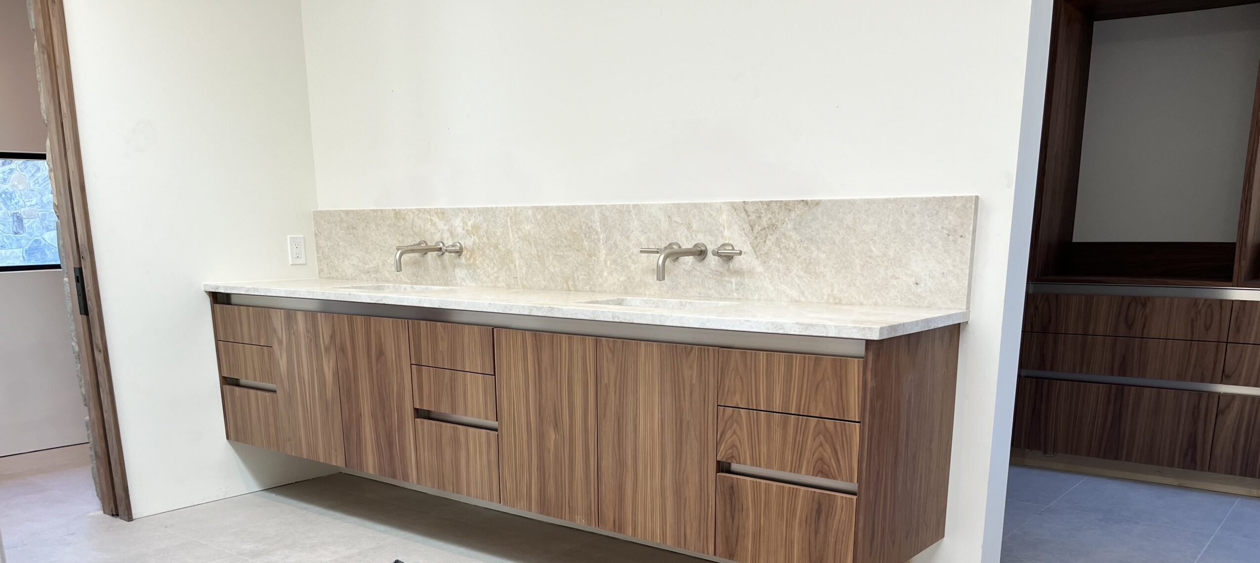 012F1F5E-AB66-4DFE-BE2D-DAF864C287A3